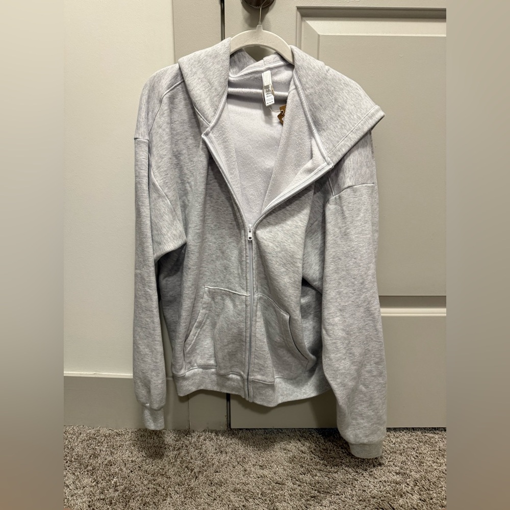 Skims X-Large Gray Zip-Up Sweater. 🖤⚡️